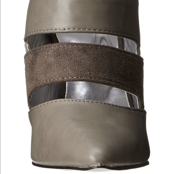 🤍3/$30 Luichiny Strappy Grey caged heels Size 6.5 - Picture 2 of 10